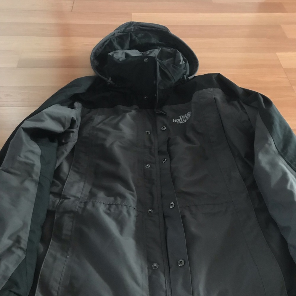 NORTH FACE HyVent Series Men’s Jacket, NWOT, Large